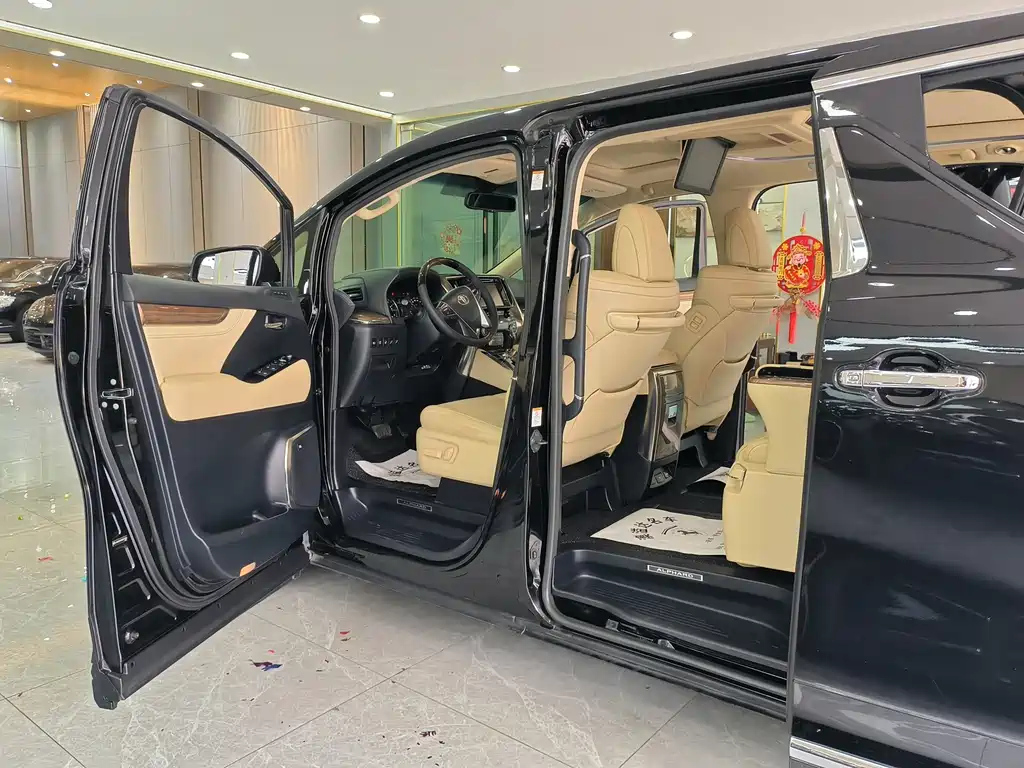 TOYOTA ALPHARD 2016