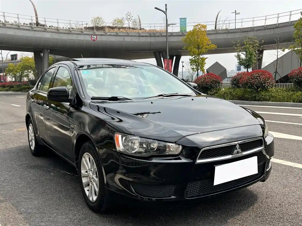 MITSUBISHI LANCER EX 2012