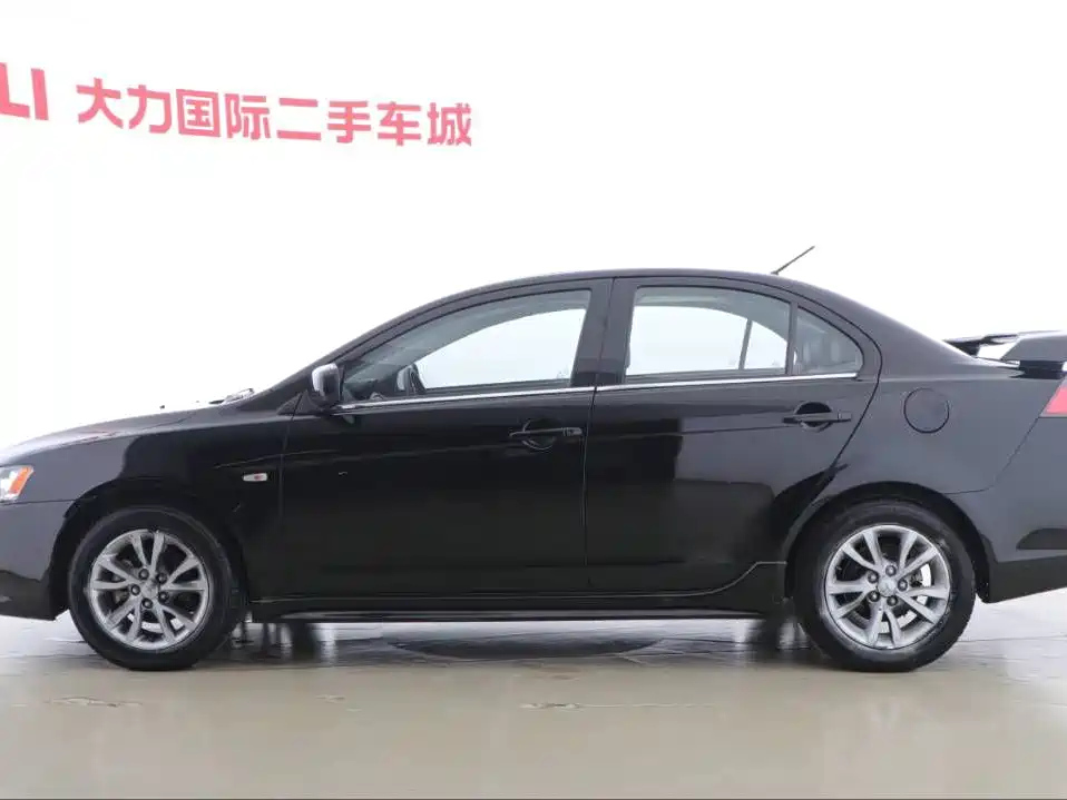 MITSUBISHI LANCER EX 2013