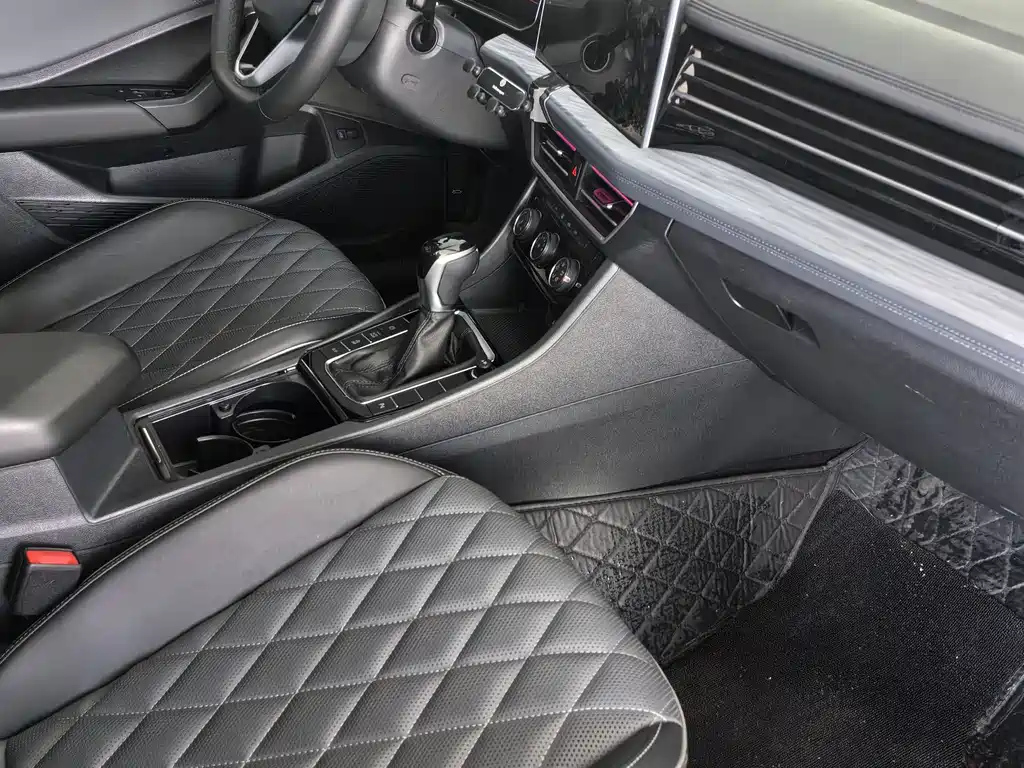 VOLKSWAGEN SAGITAR 2023