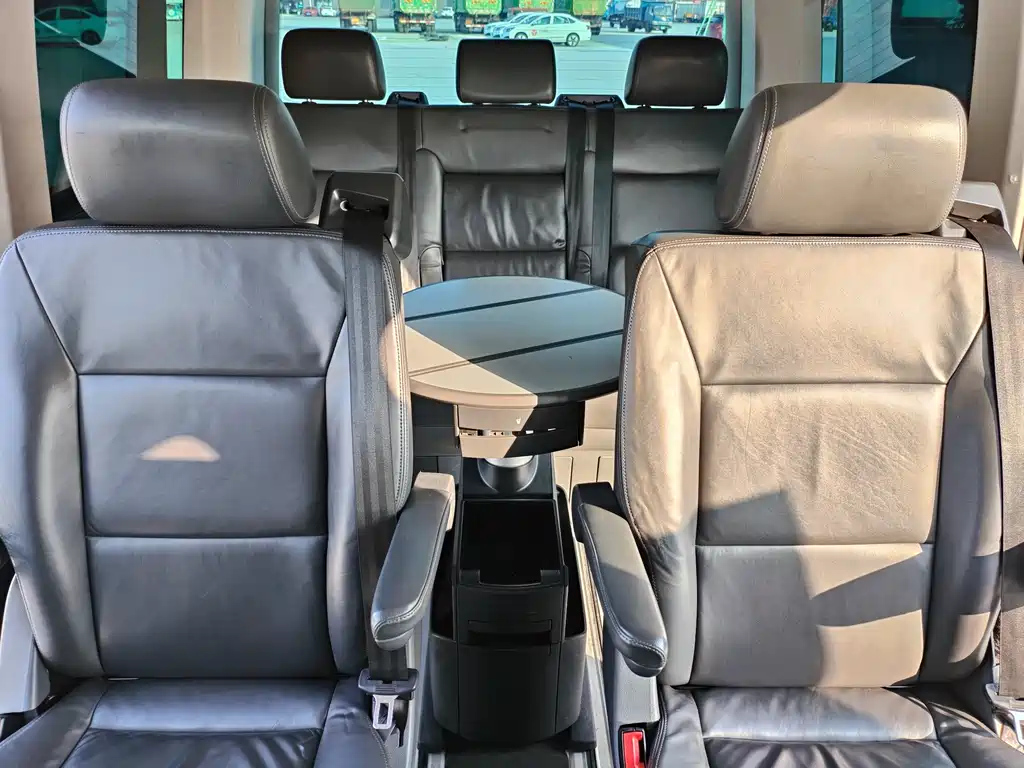 VOLKSWAGEN MULTIVAN 2013