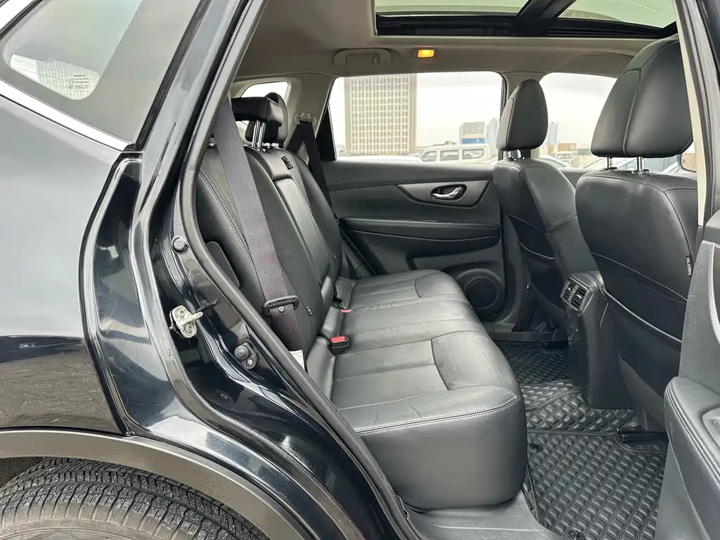 NISSAN X-TRAIL 2015