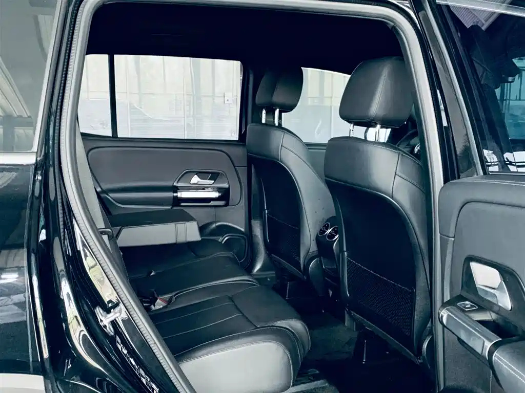MERCEDES BENZ GLB 2023