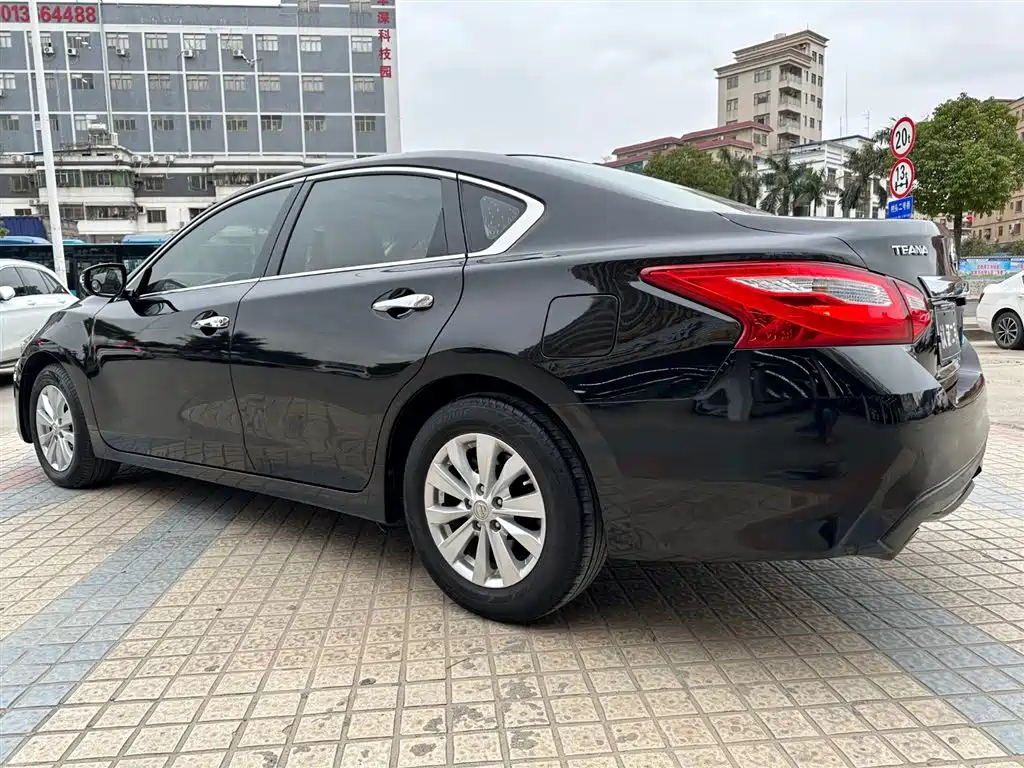 NISSAN TEANA 2019