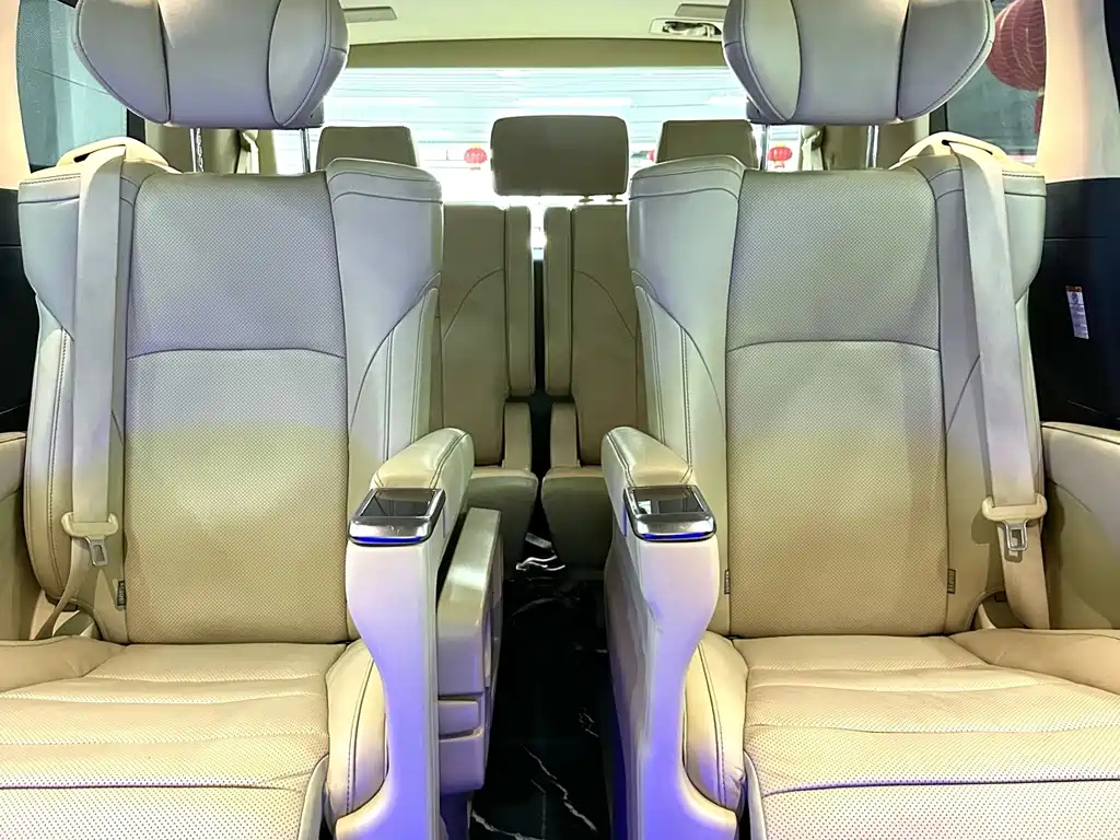 TOYOTA ALPHARD 2017