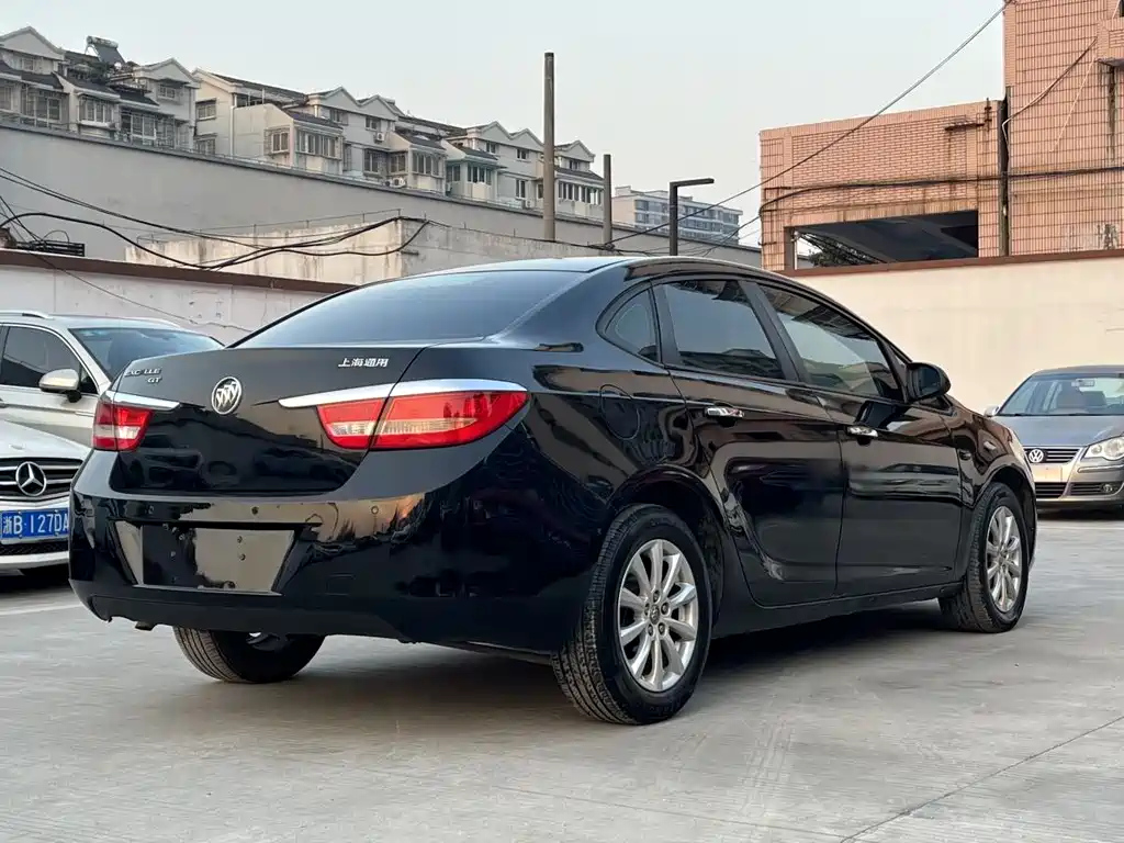 BUICK EXCELLE 2011