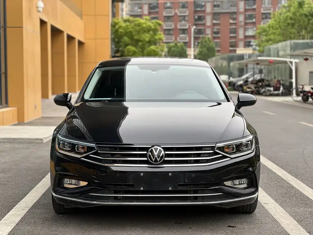 VOLKSWAGEN MAGOTAN 2022