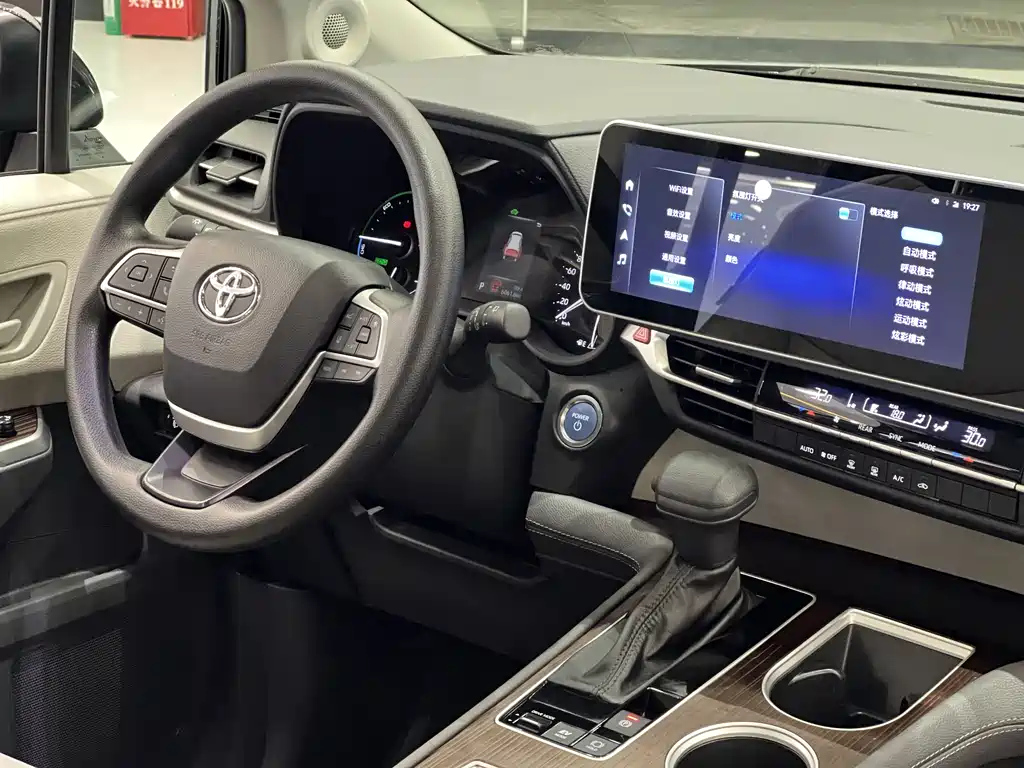 TOYOTA SIENNA SIENNA 2023