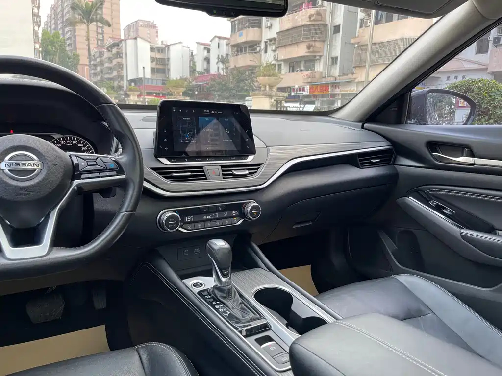 NISSAN TEANA 2022
