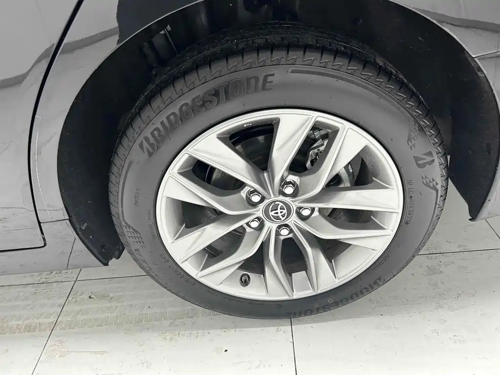 TOYOTA AVALON 2022