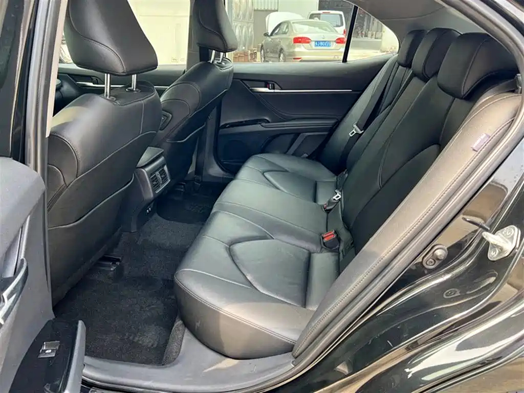 TOYOTA CAMRY 2020