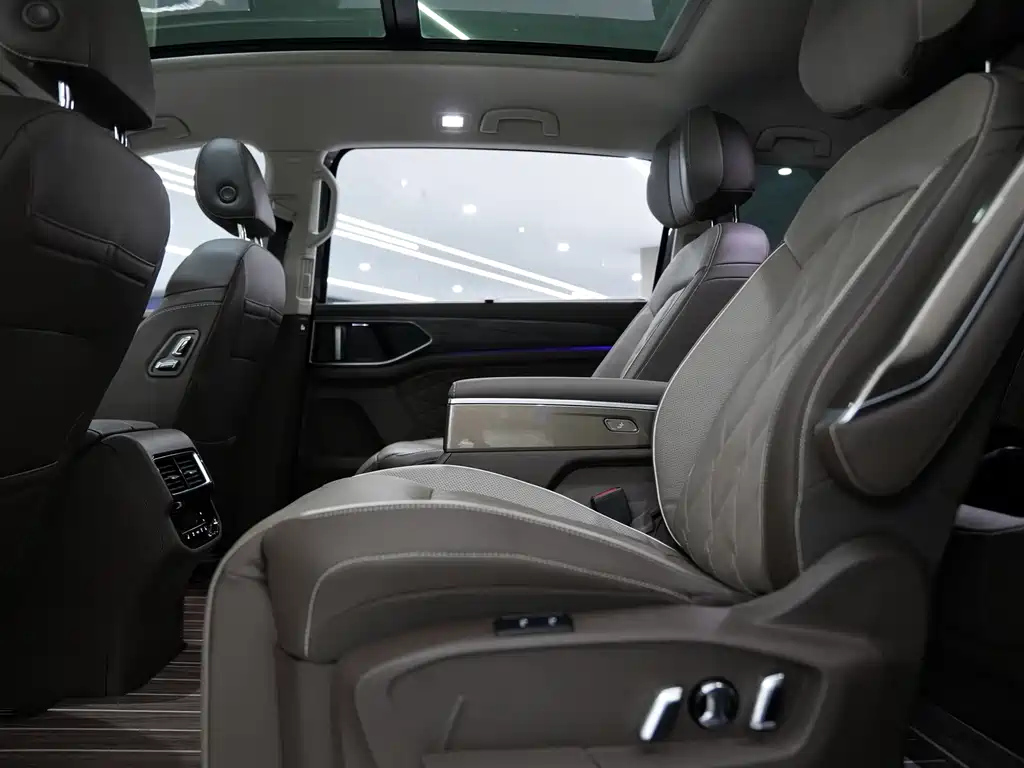 VOLKSWAGEN VILORAN 2022