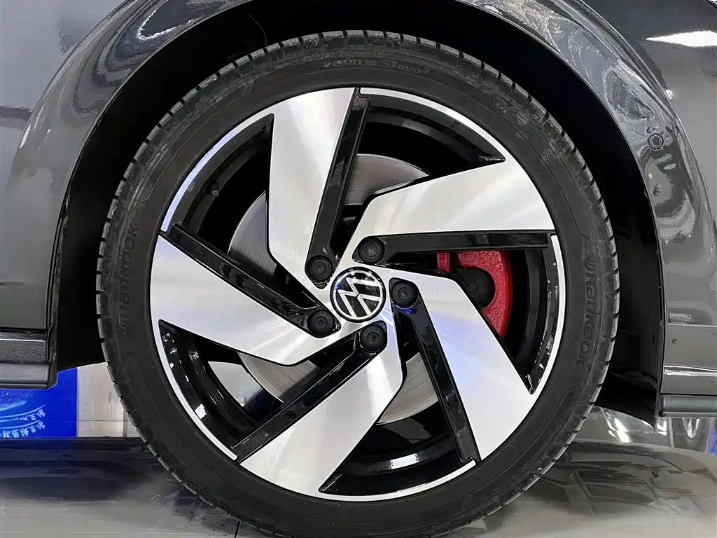VOLKSWAGEN GOLF 2022