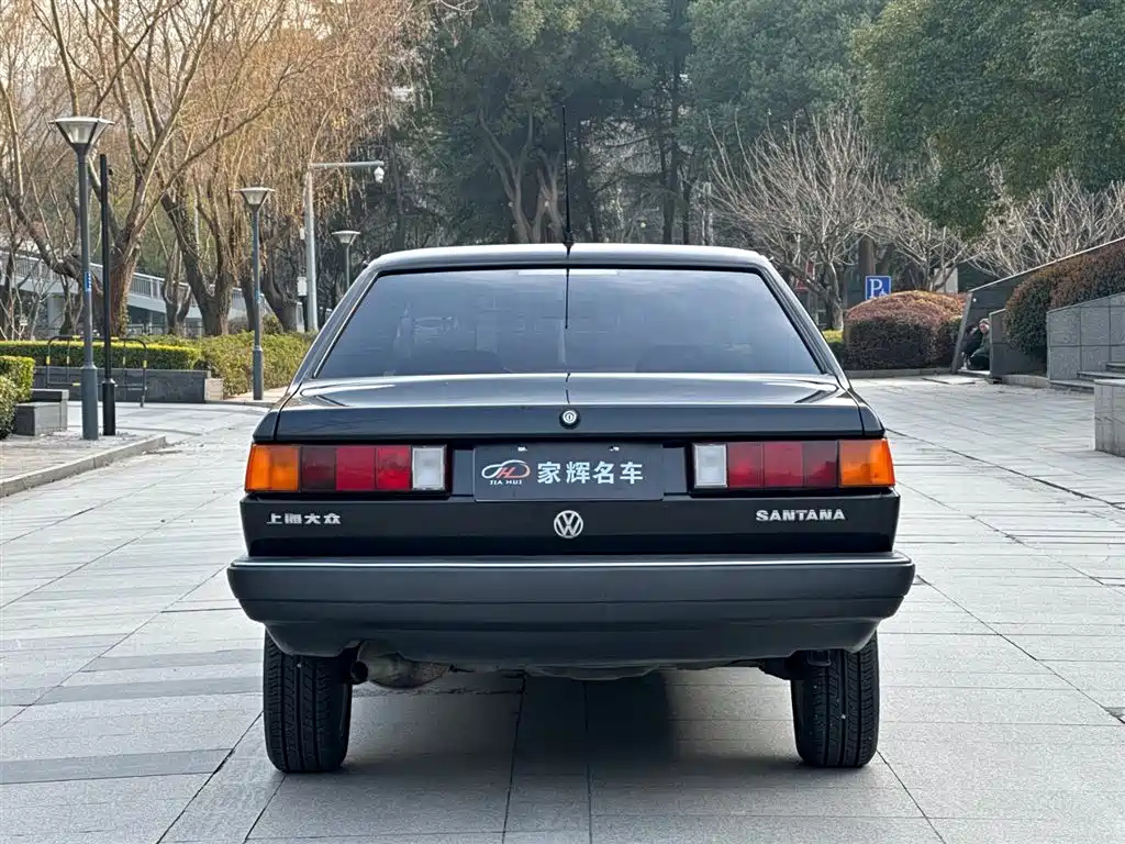 VOLKSWAGEN SANTANA CLASSIC 2010