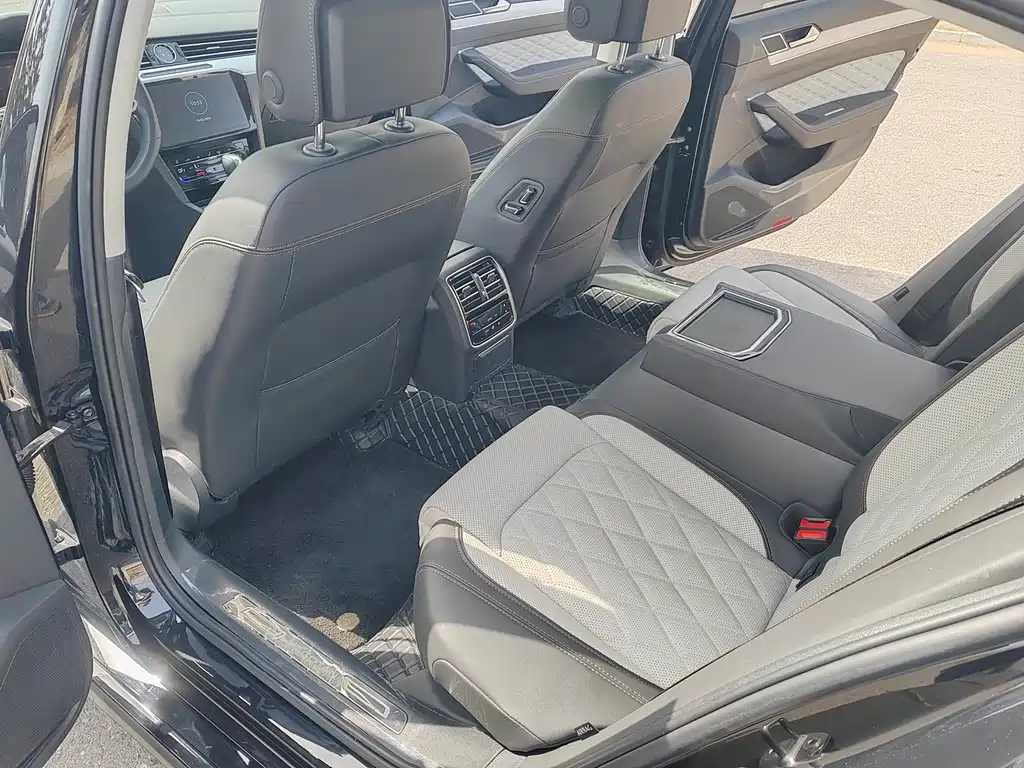 VOLKSWAGEN MAGOTAN 2023