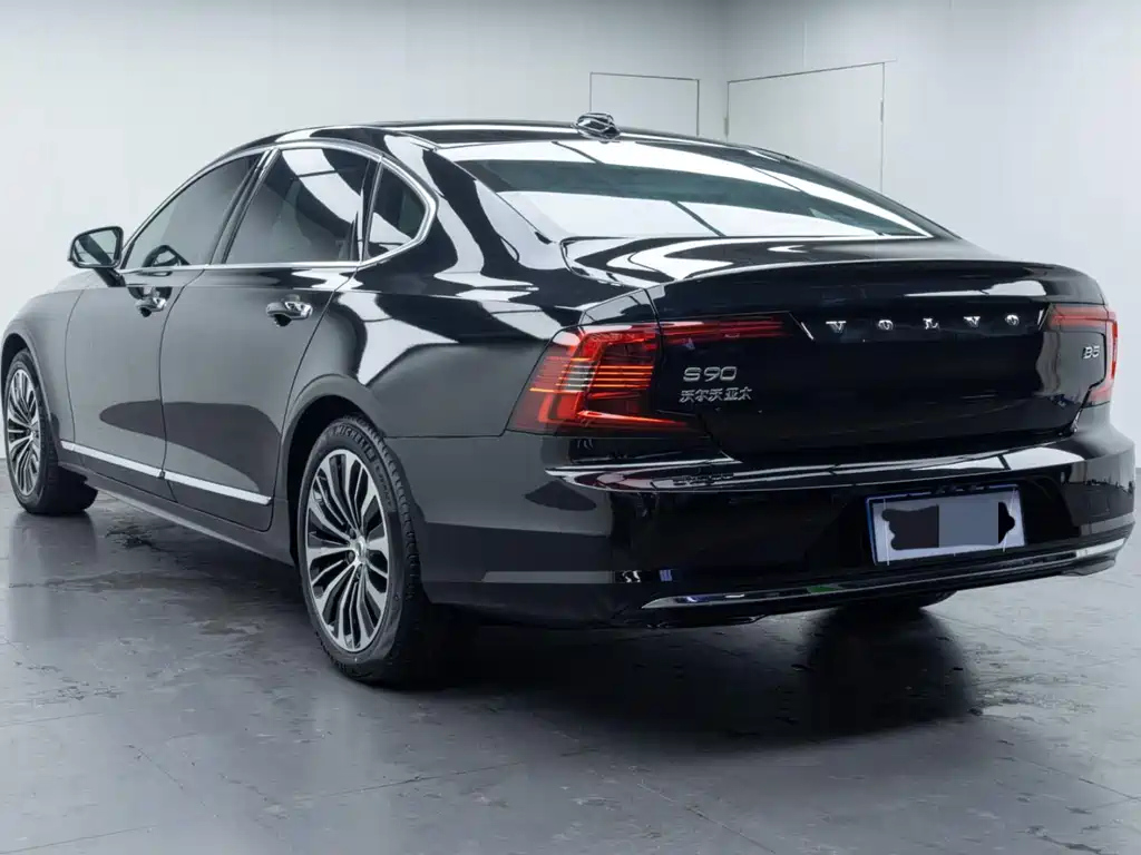 VOLVO S90 2022