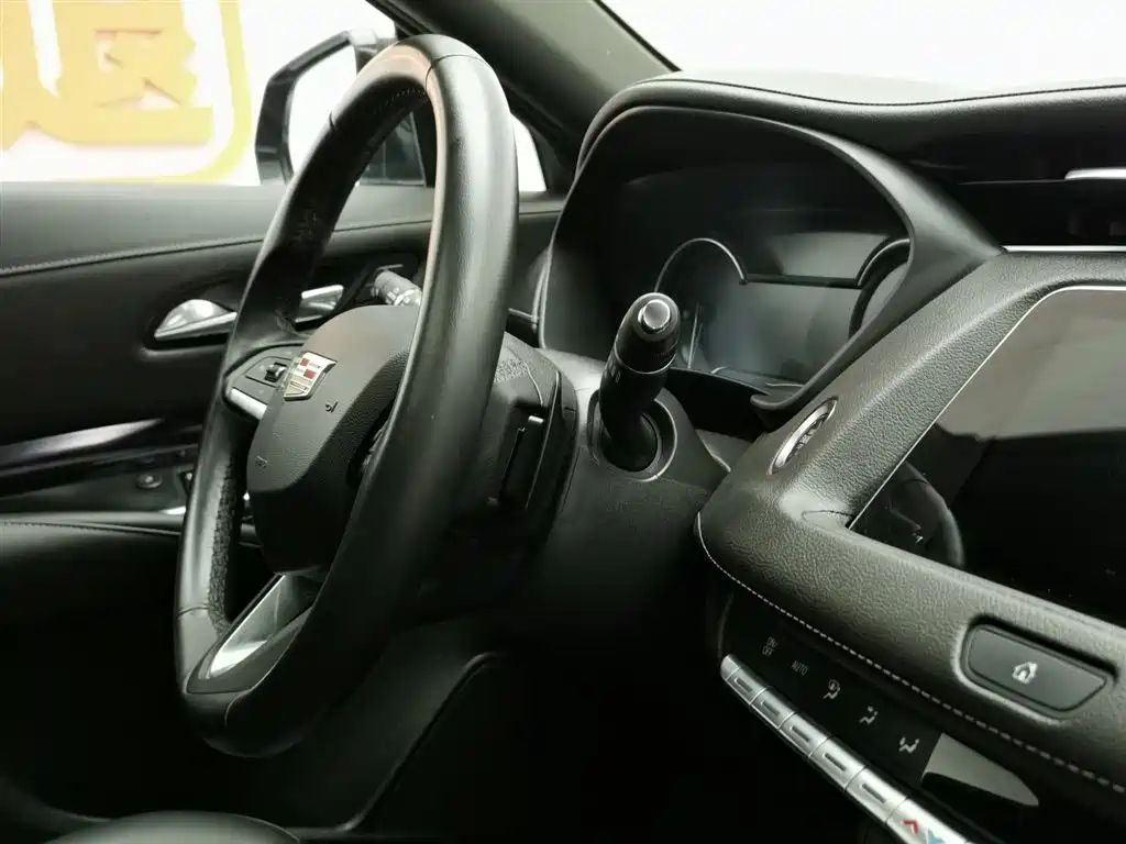 CADILLAC XT4 2021