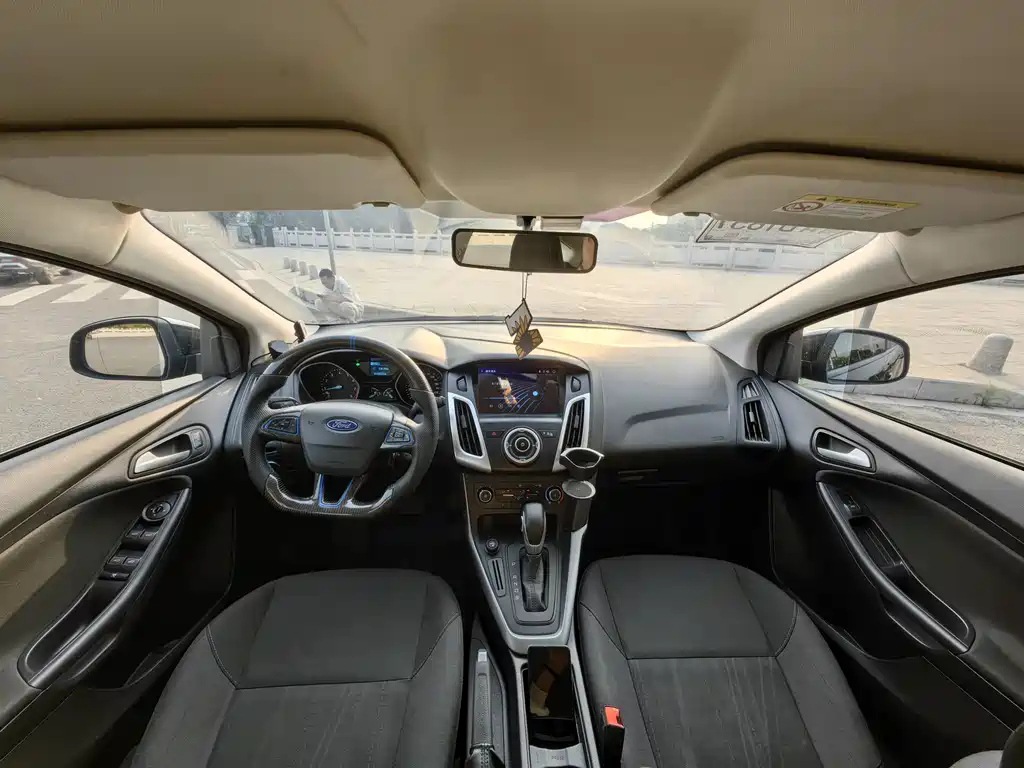 FORD FOCUS 2016