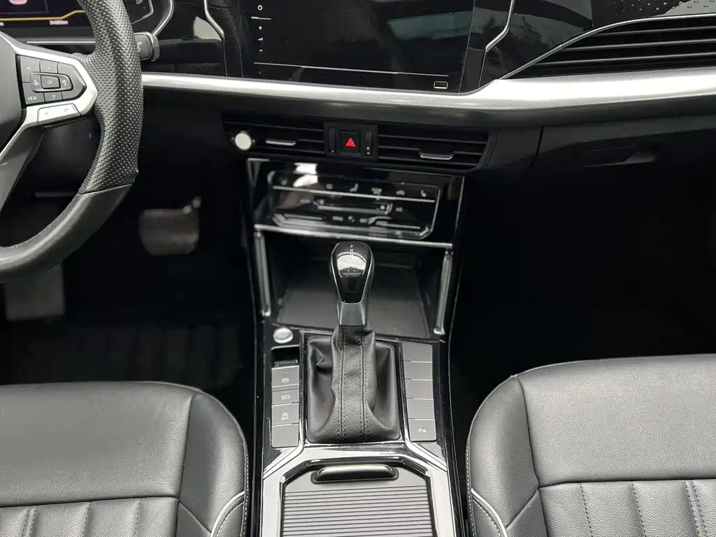 VOLKSWAGEN PASSAT 2022