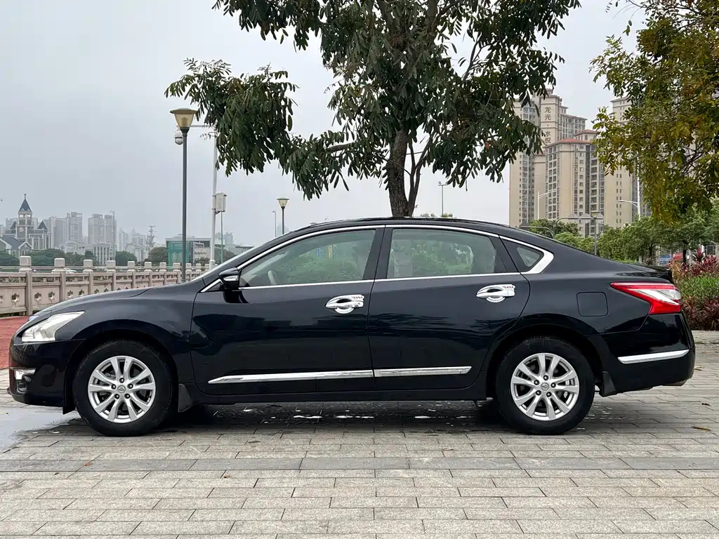 NISSAN TEANA 2016
