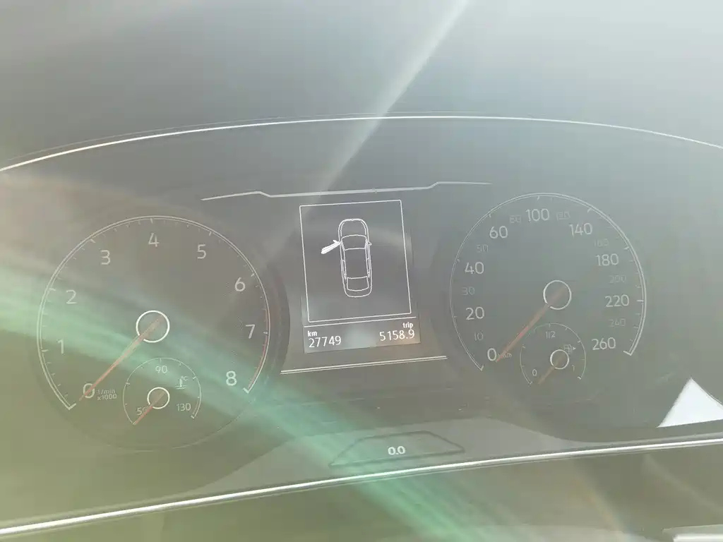 VOLKSWAGEN PASSAT 2023
