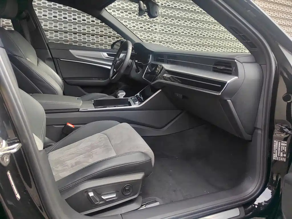 AUDI A6L 2023