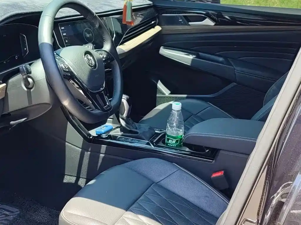 VOLKSWAGEN PASSAT 2021