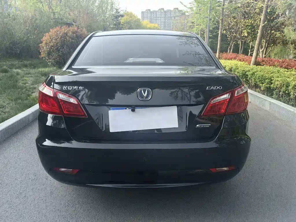 CHANGAN EADO 2013