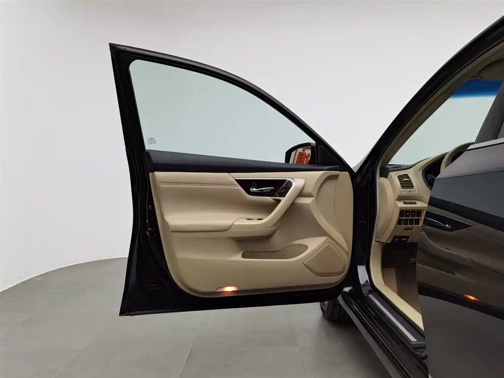 NISSAN TEANA 2014