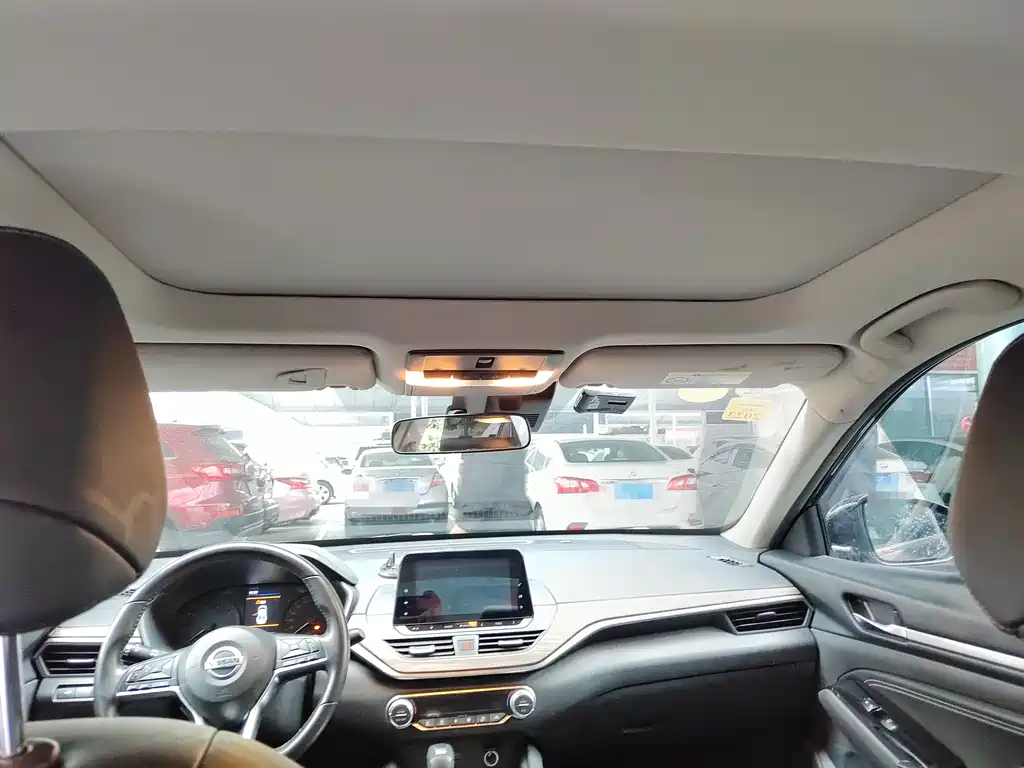 NISSAN TEANA 2021