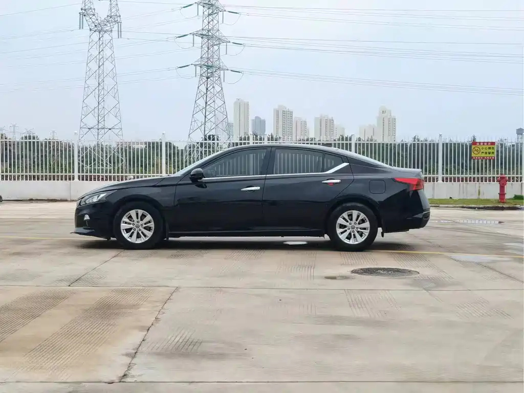 NISSAN TEANA 2020
