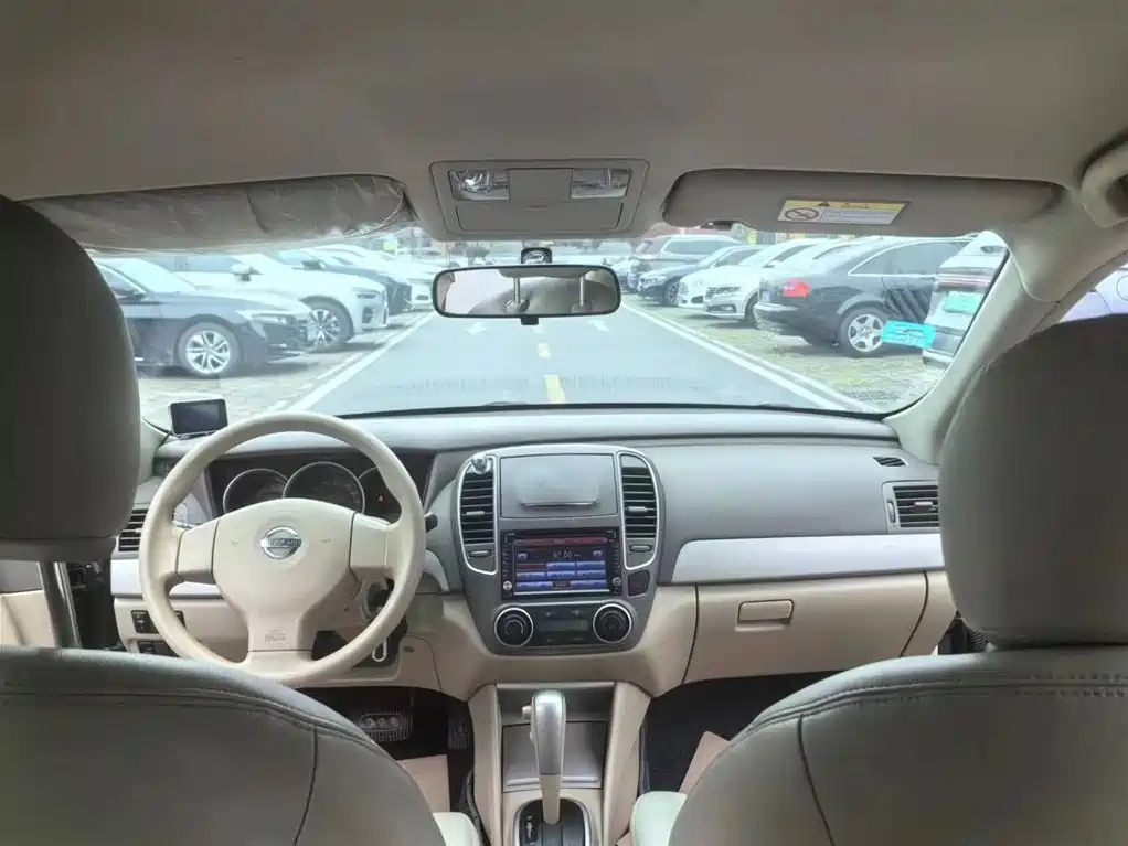 NISSAN SYLPHY 2016
