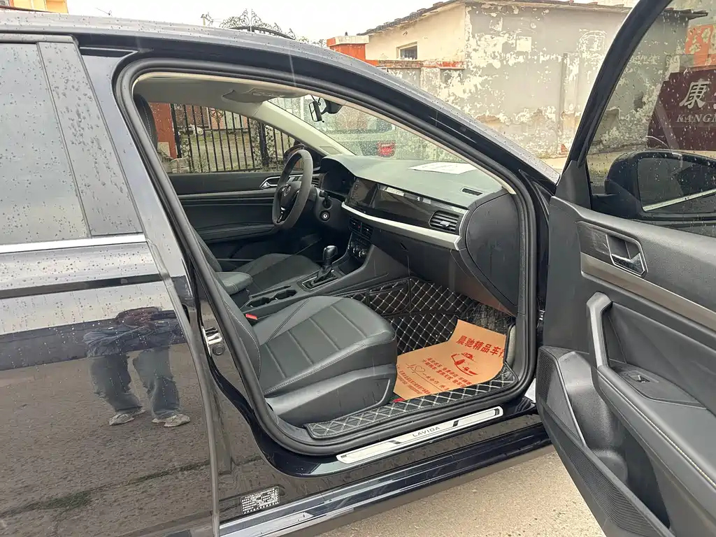 VOLKSWAGEN LAVIDA 2022