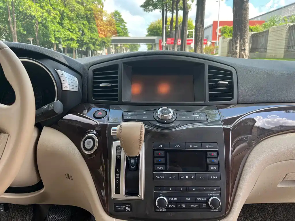 NISSAN QUEST 2015