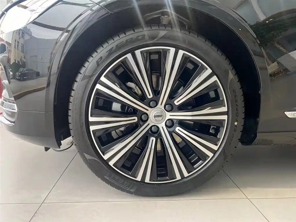 VOLVO S90 2024