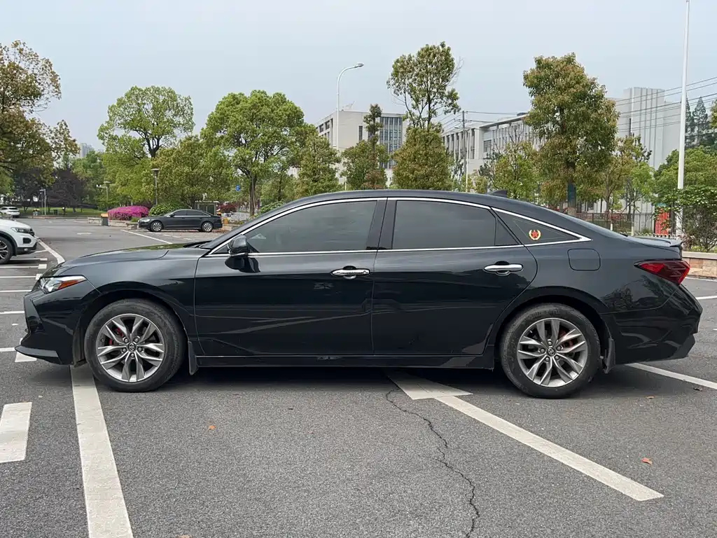 TOYOTA AVALON 2022