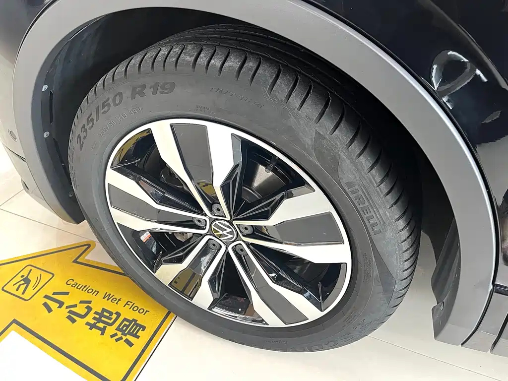 VOLKSWAGEN TIGUAN L 2022