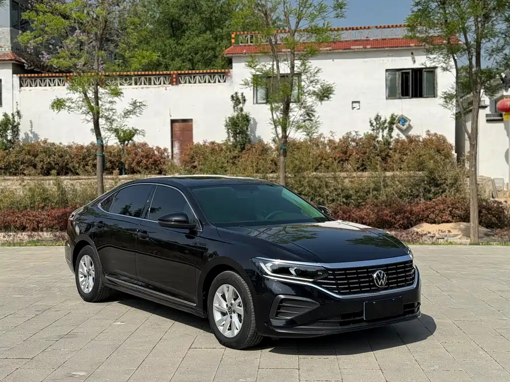 VOLKSWAGEN PASSAT 2022