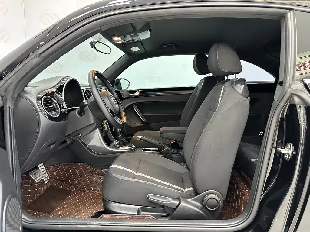 VOLKSWAGEN BEETLE 2018