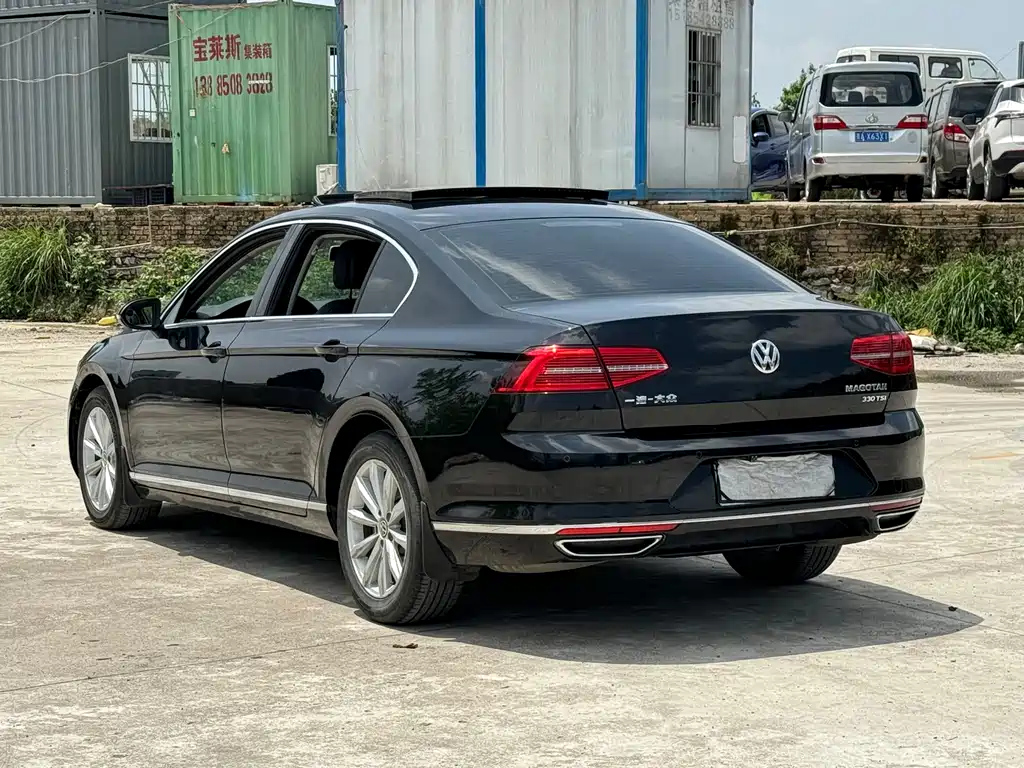 VOLKSWAGEN MAGOTAN 2020