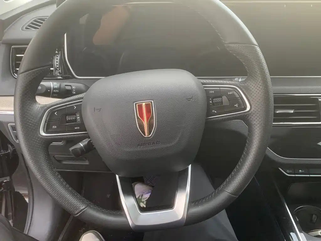 HONGQI HS5 2022