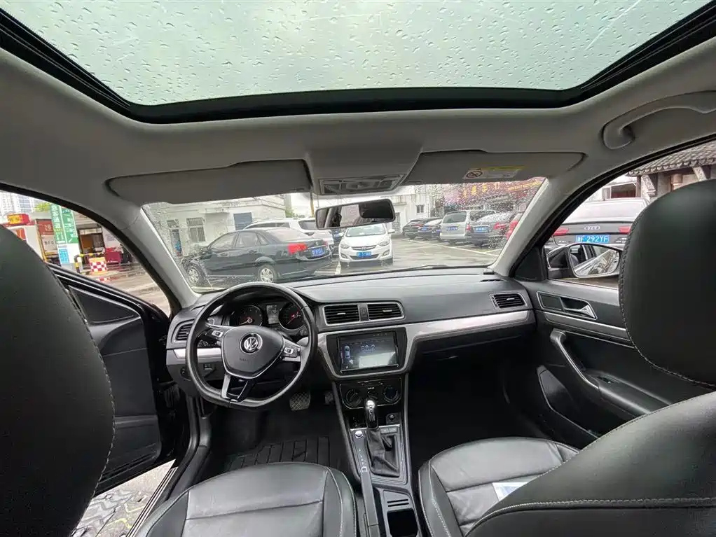 VOLKSWAGEN LAVIDA 2018