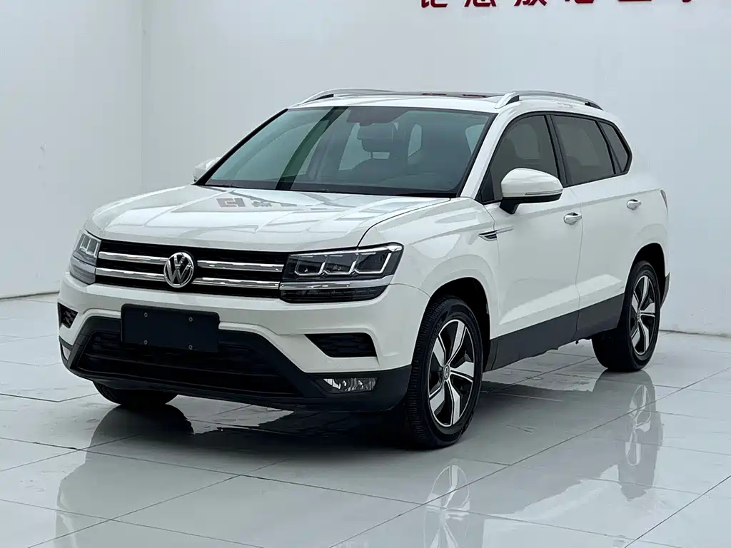 VOLKSWAGEN THARU 2021