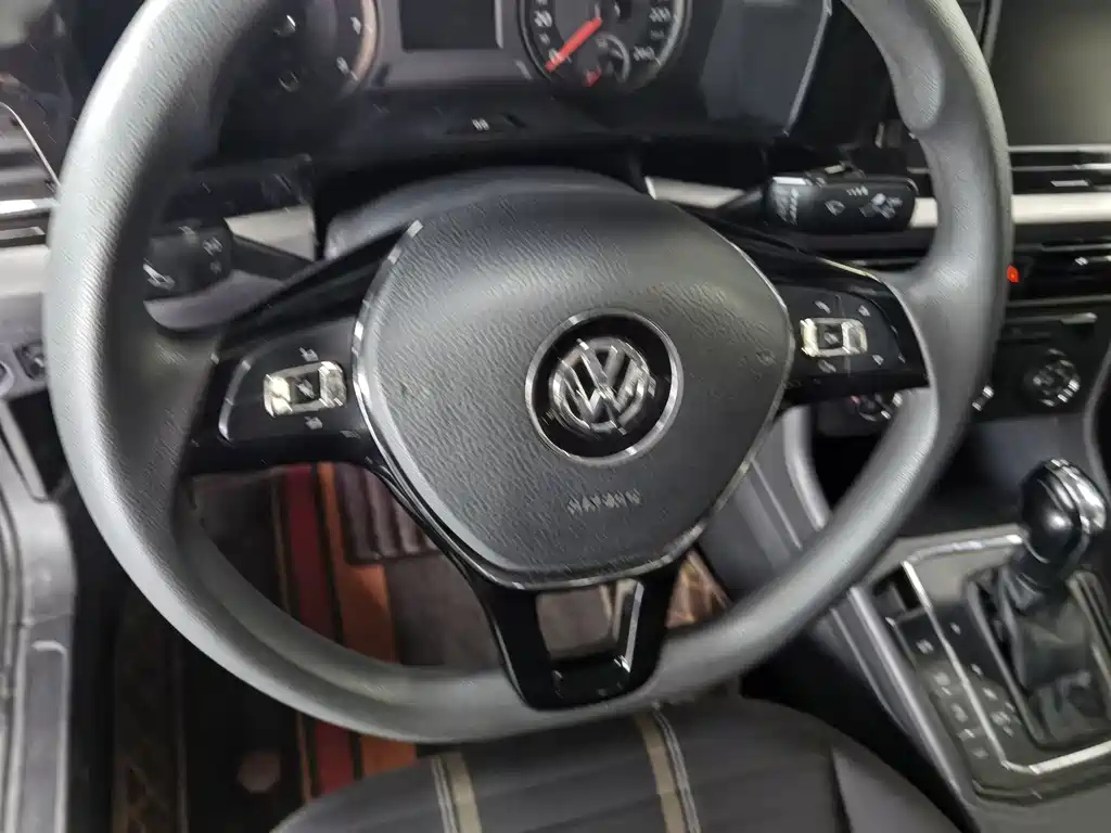 VOLKSWAGEN LAVIDA 2020