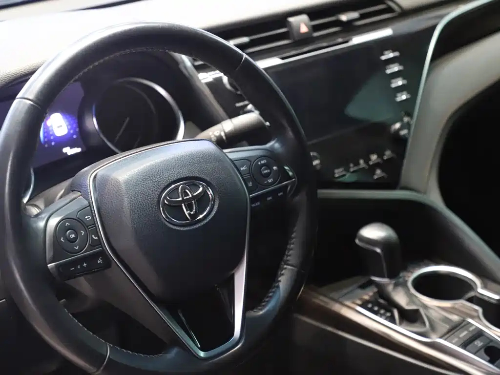 TOYOTA CAMRY 2018