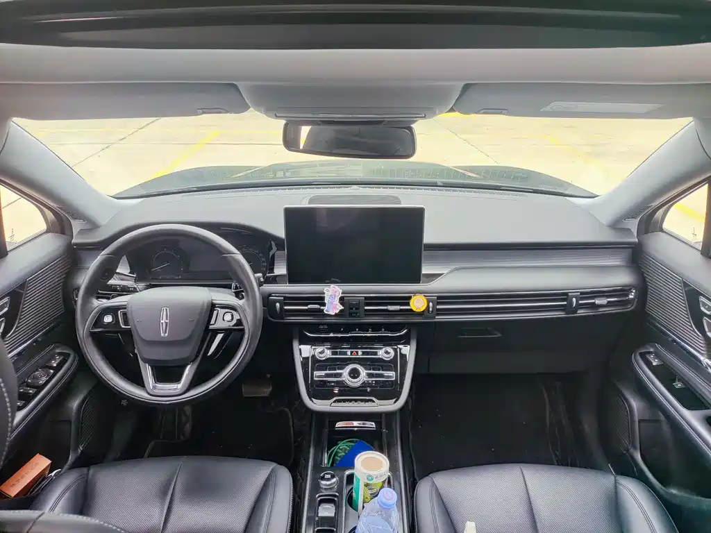 LINCOLN ADVENTURER 2020