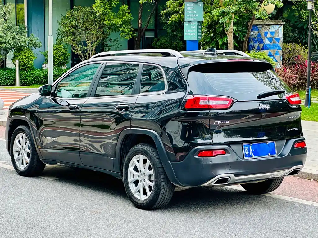 JEEP CHEROKEE 2018