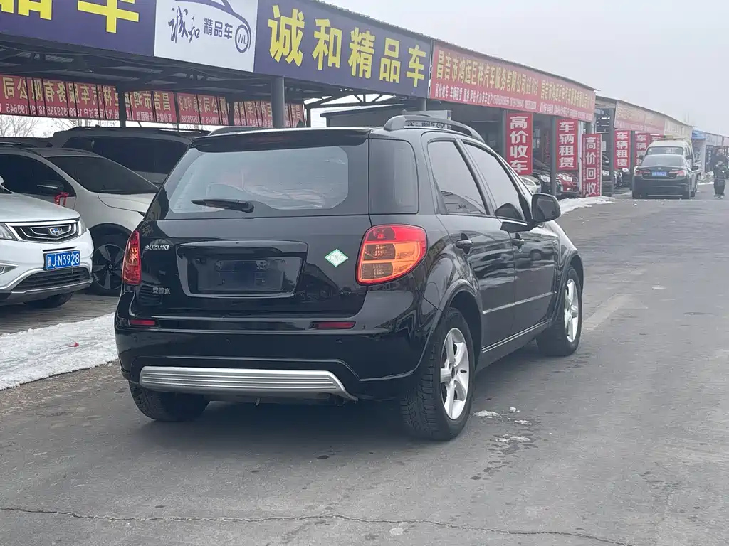 SUZUKI SX4 2011