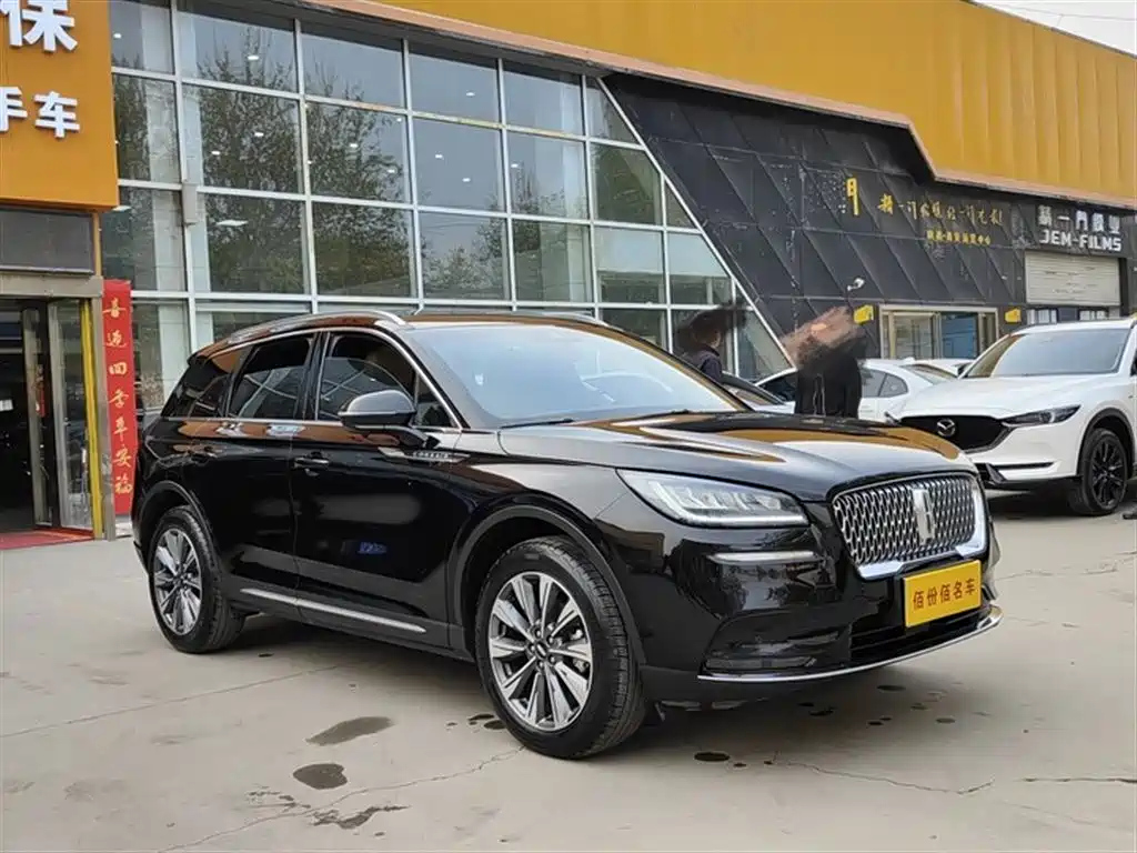 LINCOLN ADVENTURER 2022