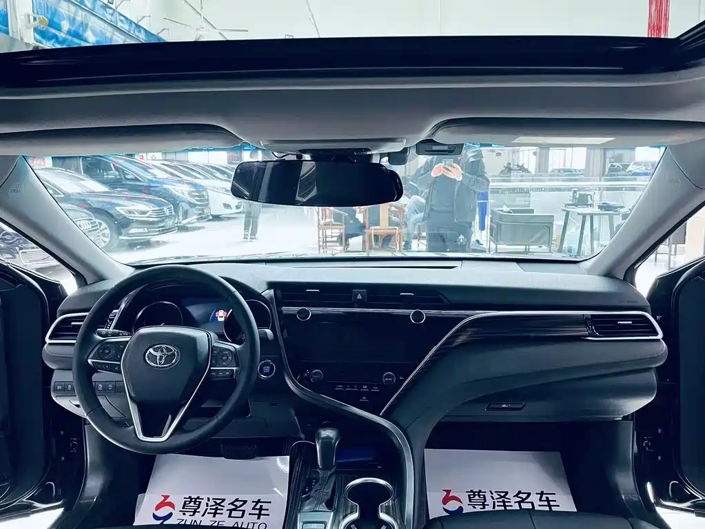 TOYOTA CAMRY 2020